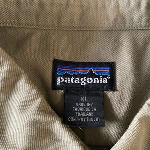Patagonia Men’s outdoors button up shirt